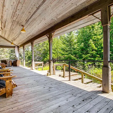 Serene Washington Island Getaway With Private Beach!